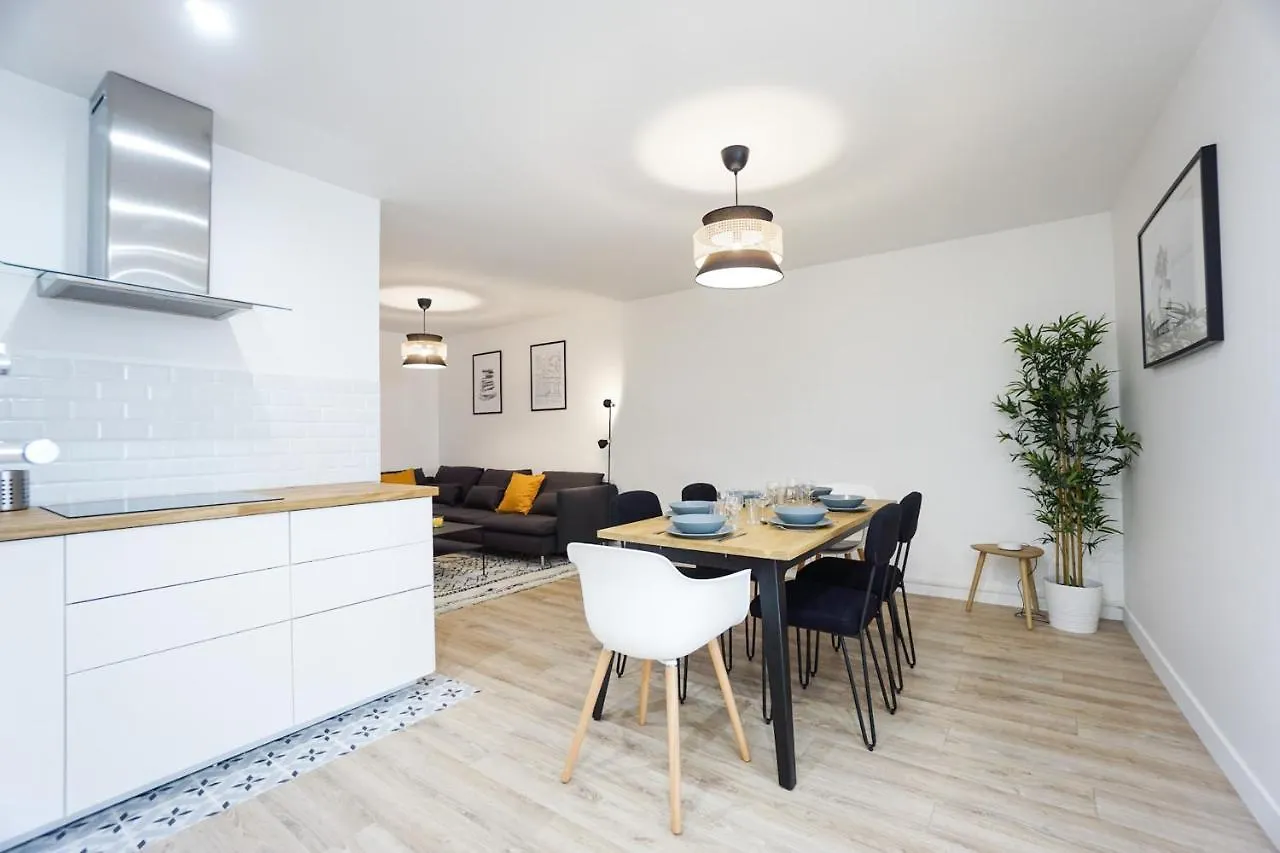 Spacious Apartment Near The Champs De Mars Paris